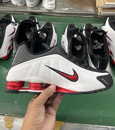 Shox R4-049  Shox R4-049